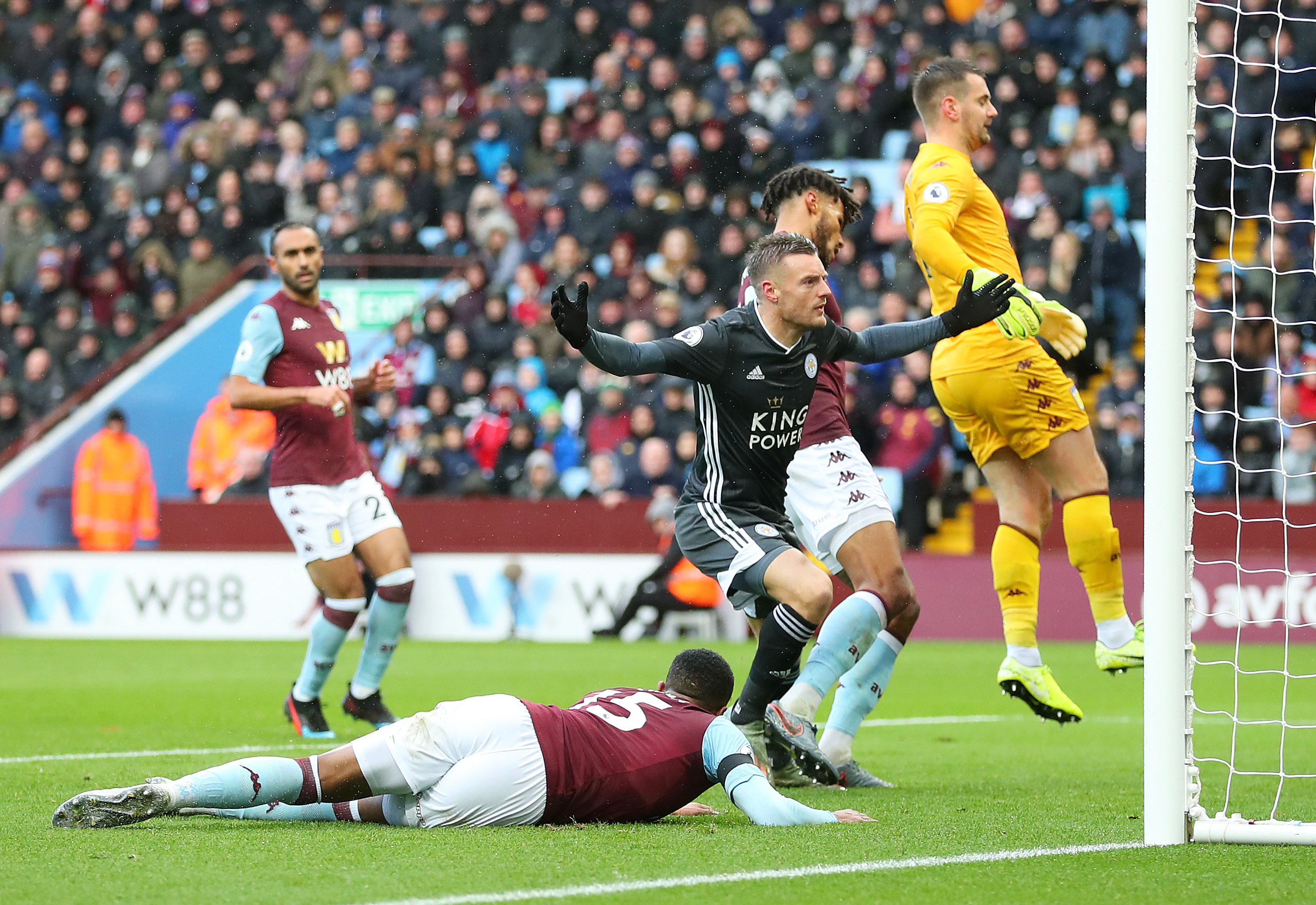 紧密围绕核 紧密围绕核